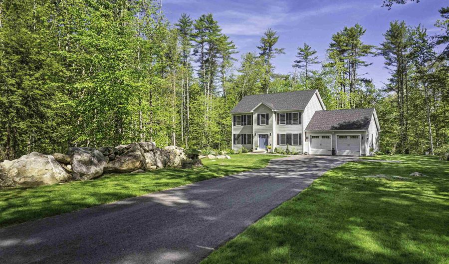 16 Stagecoach Rd, Barrington, NH 03825 - 3 Beds, 3 Bath