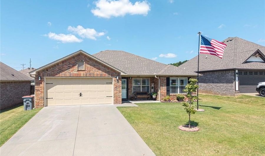 209 Bridgewater Dr, Barling, AR 72923 - 3 Beds, 2 Bath