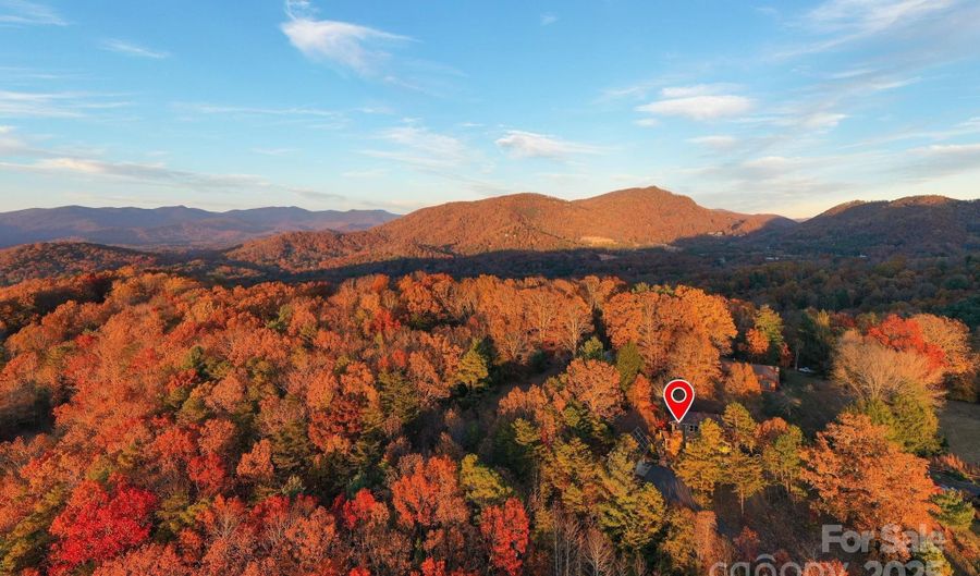 105 Avondale Heights Rd, Asheville, NC 28803 - 2 Beds, 3 Bath