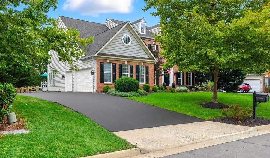 22530 FOREST RUN Dr, Ashburn, VA 20148 - 5 Beds, 5 Bath