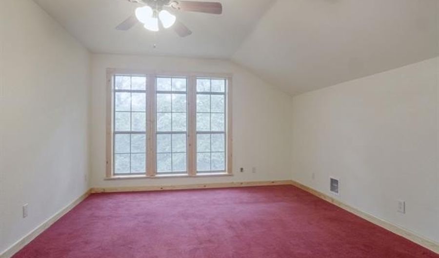 5792 W Lain Lake Rd, Atoka, OK 74525 - 2 Beds, 3 Bath