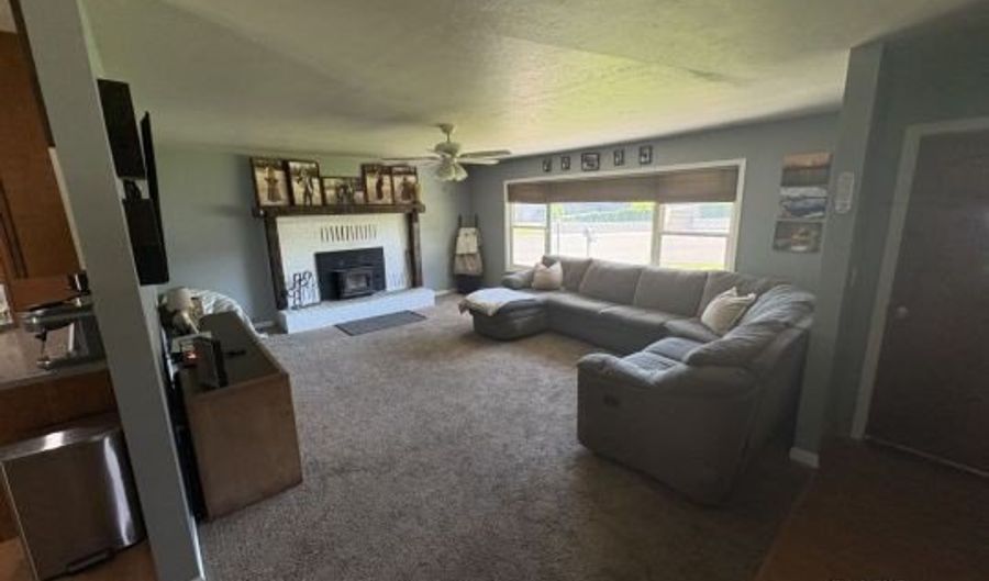 908 Park St, Alturas, CA 96101 - 3 Beds, 1 Bath