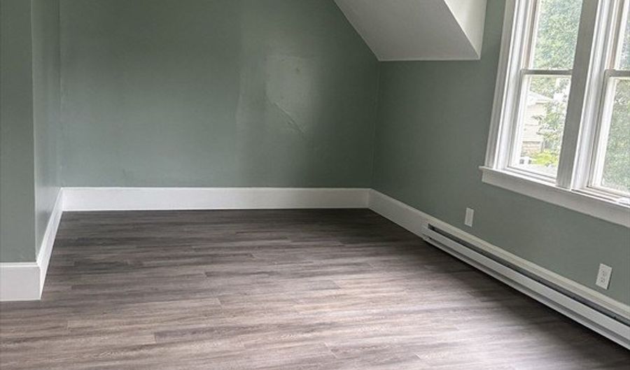 10 Essex St 2, Bellingham, MA 02019 - 2 Beds, 1 Bath