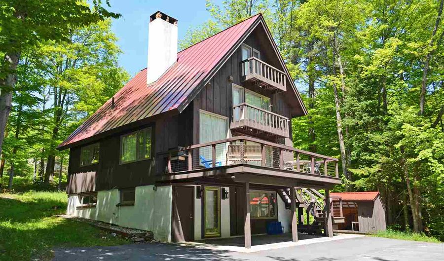 8 Silverstein Ln, Ludlow, VT 05149 - 5 Beds, 3 Bath