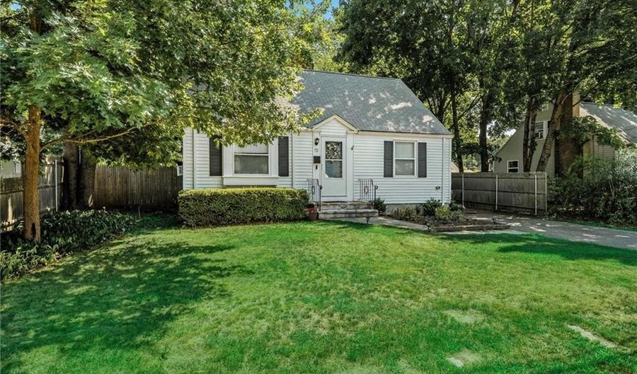 72 Nichols Rd, North Kingstown, RI 02852 - 3 Beds, 1 Bath