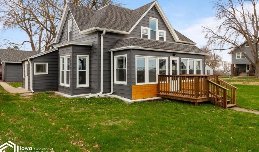 901 Mulberry St, Atlantic, IA 50022 - 3 Beds, 2 Bath