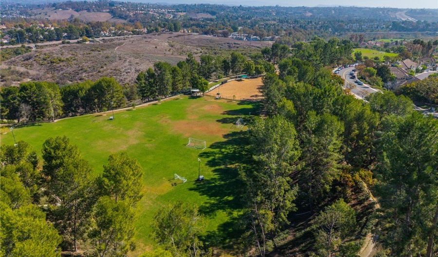 135 Montara Dr, Aliso Viejo, CA 92656 - 2 Beds, 2 Bath