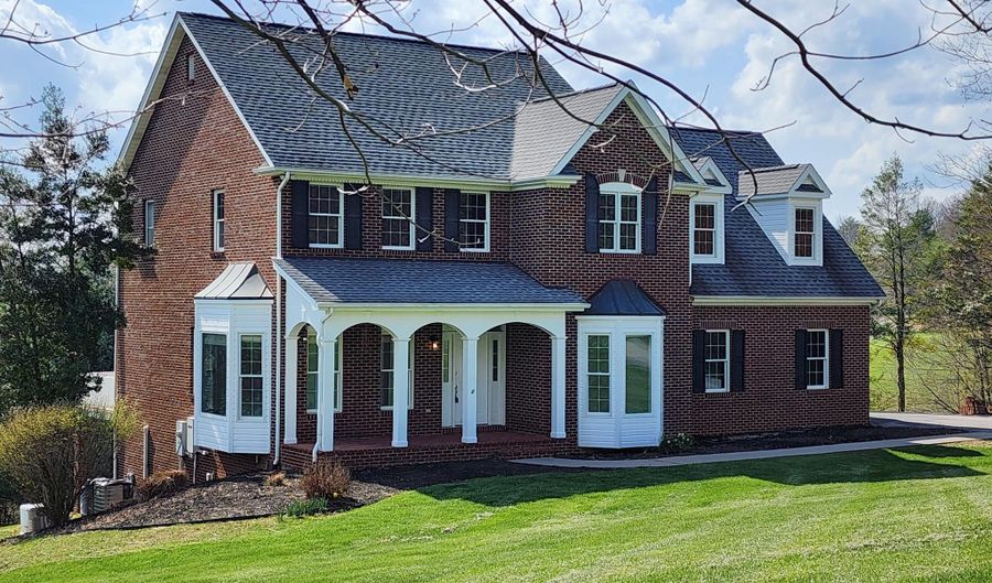 13903 Vintage Vw, Abingdon, VA 24210 - 4 Beds, 4 Bath