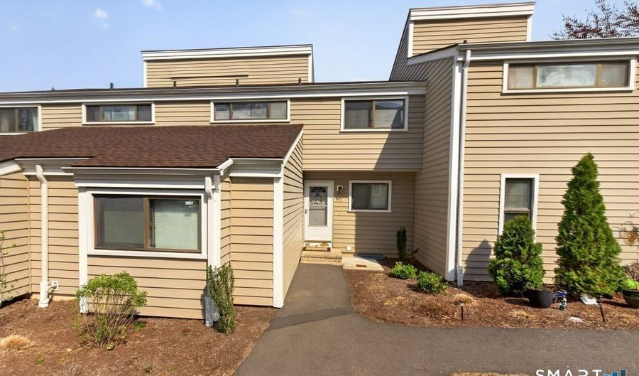 62 Monticello Dr 62, Branford, CT 06405 - 2 Beds, 2 Bath