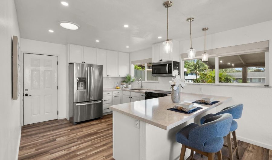 73-1119 ALIHILANI Pl, Kailua Kona, HI 96740 - 2 Beds, 1 Bath