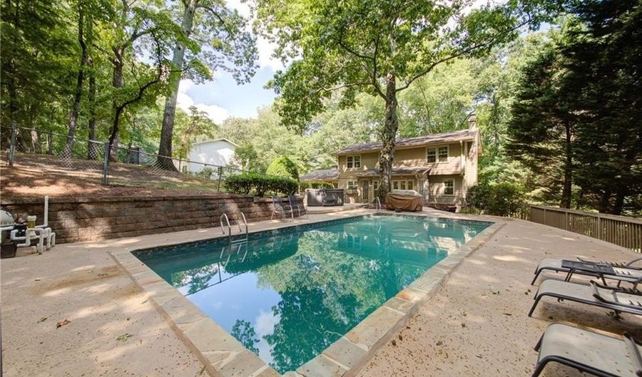 835 Lakeshore Dr NW, Berkeley Lake, GA 30096 - 4 Beds, 3 Bath