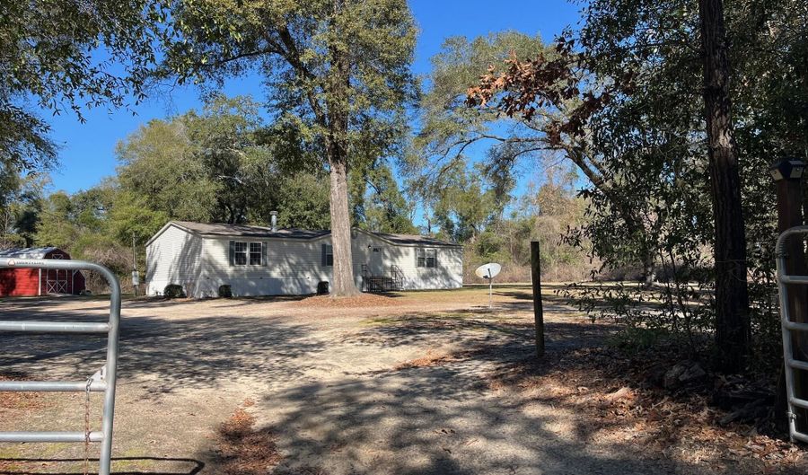 5894 Jasper Rd, Bascom, FL 32423 - 3 Beds, 2 Bath