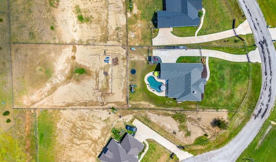 110 War Wagon Cir, Millsap, TX 76066 - 4 Beds, 4 Bath