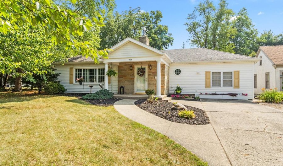 916 Midway Dr, Auburn, IN 46706 - 2 Beds, 2 Bath