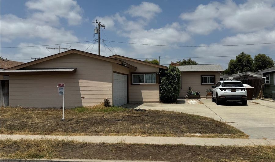 1015 N Roanne Pl, Anaheim, CA 92801 - 4 Beds, 2 Bath