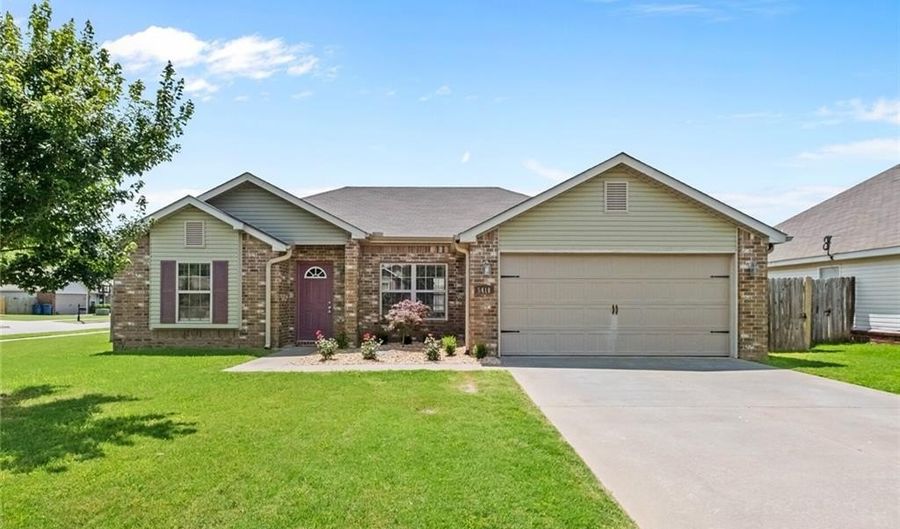 5410 Sahara St, Bentonville, AR 72713 - 3 Beds, 2 Bath