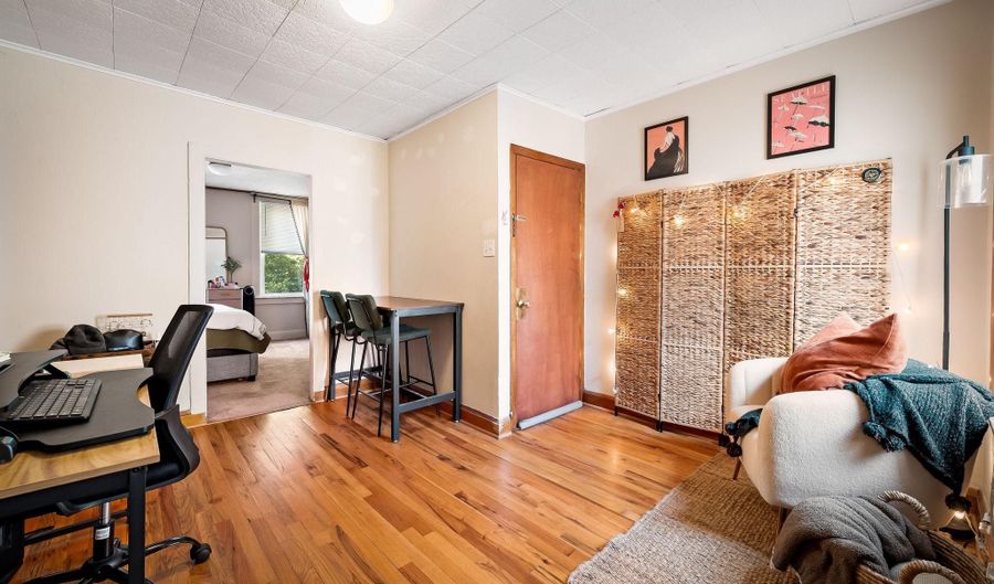 639 S MONTFORD Ave 2, Baltimore, MD 21224 - 1 Beds, 1 Bath
