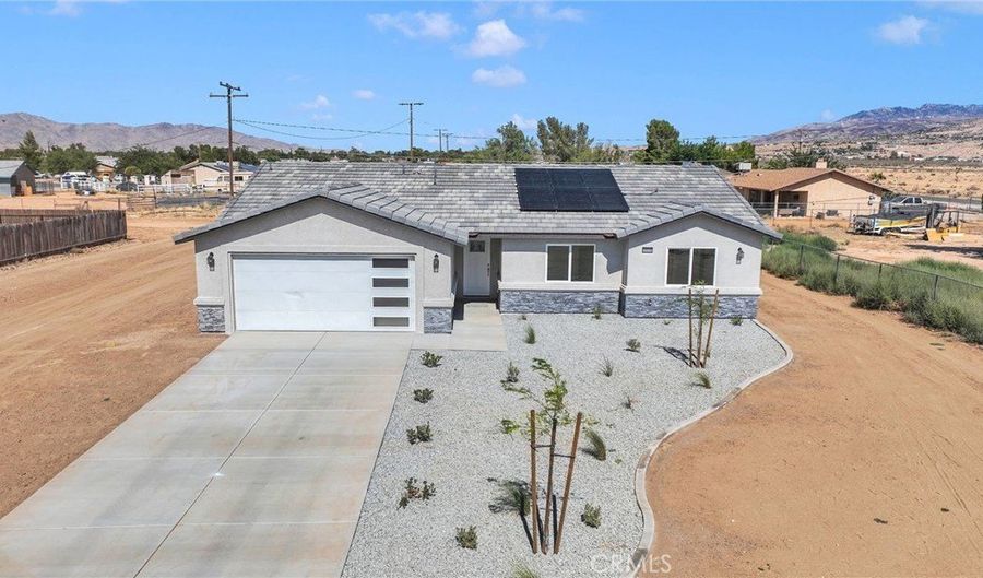 10533 Mohawk Rd, Apple Valley, CA 92308 - 3 Beds, 2 Bath
