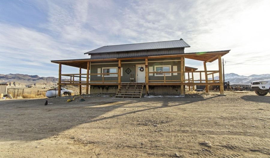 699 Stephens Rd, Challis, ID 83226 - 4 Beds, 3 Bath