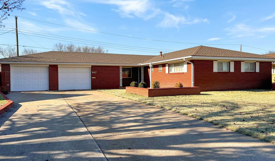 907 Apache, Alva, OK 73717 - 3 Beds, 2 Bath