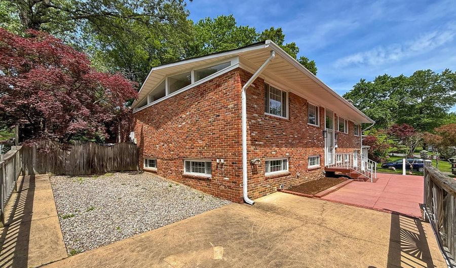 4124 WATKINS Trl, Annandale, VA 22003 - 5 Beds, 3 Bath