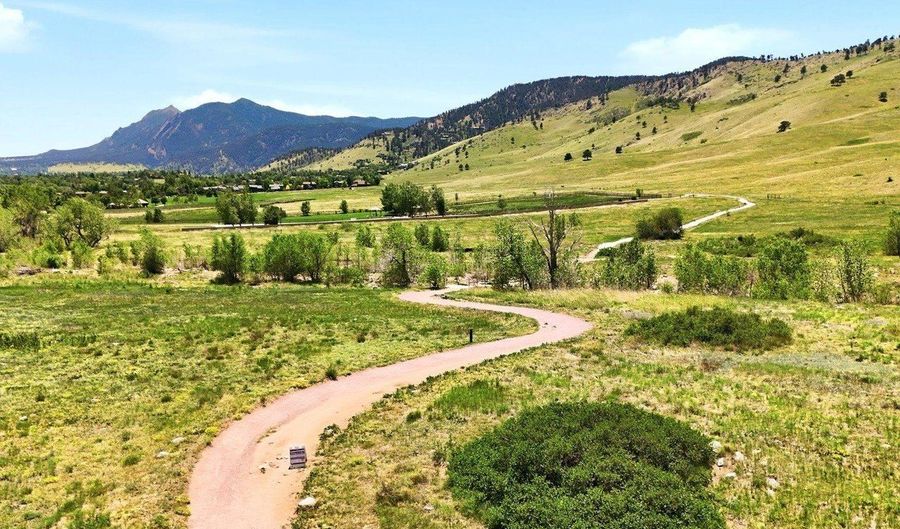 877 S Terrace Cir, Boulder, CO 80304 - 5 Beds, 4 Bath