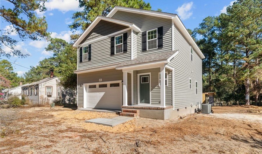 1010 W Saunders Ave, Aberdeen, NC 28315 - 3 Beds, 3 Bath