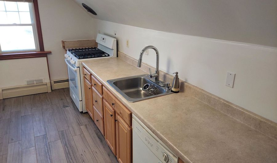 48 W 32ND St, Bayonne, NJ 07002 - 1 Beds, 1 Bath