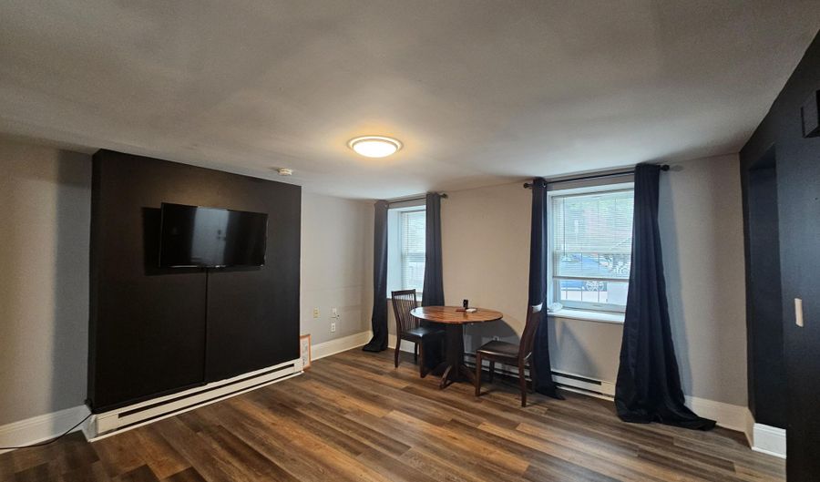 15 Ten Broeck St Garden, Albany, NY 12210 - 1 Beds, 1 Bath