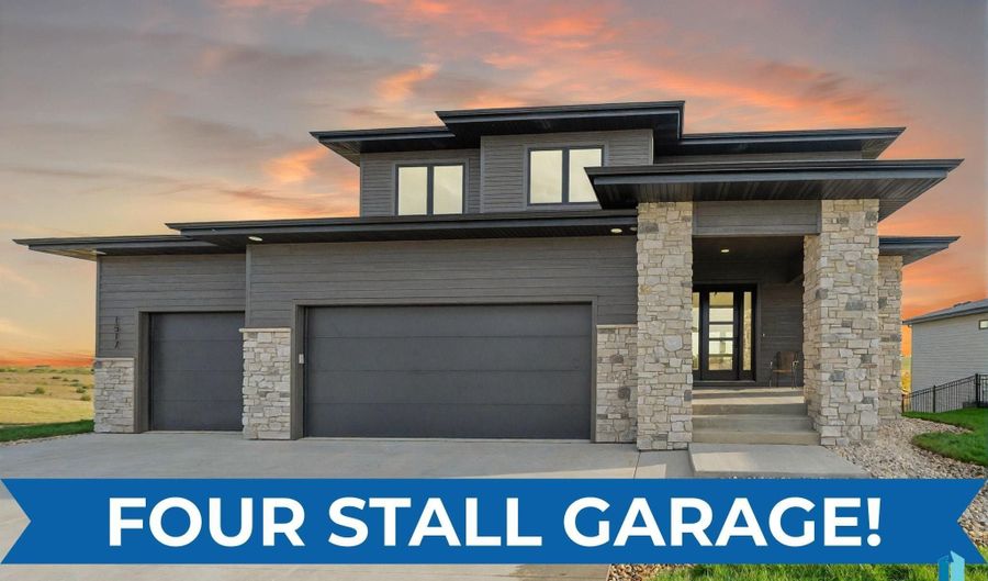 1517 W Autumn Cir, Brandon, SD 57005 - 5 Beds, 4 Bath