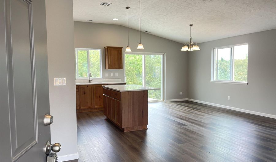 1230 Hop St SW, Albany, OR 97321 - 3 Beds, 2 Bath