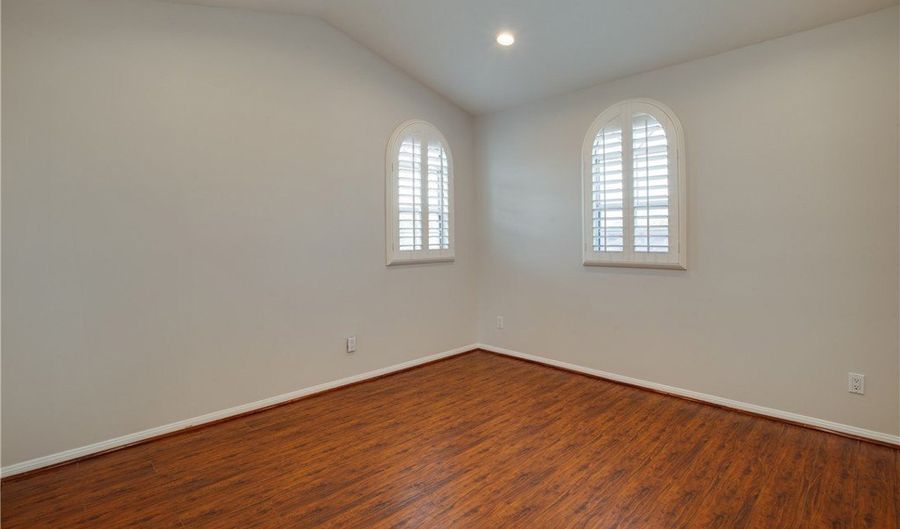 3667 Sawtelle Blvd, Los Angeles, CA 90066 - 5 Beds, 4 Bath