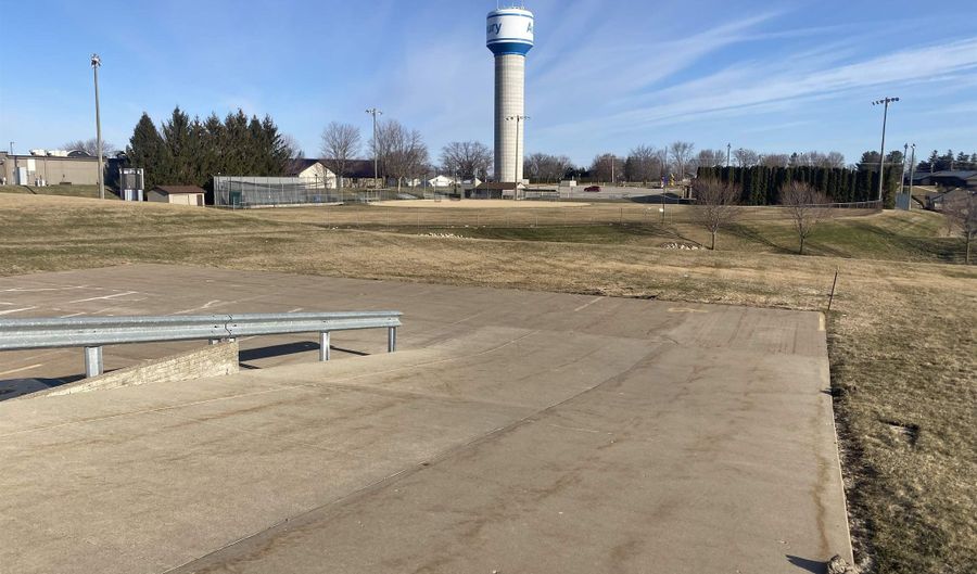 5555 Saratoga Rd, Asbury, IA 52002 - 0 Beds, 1 Bath