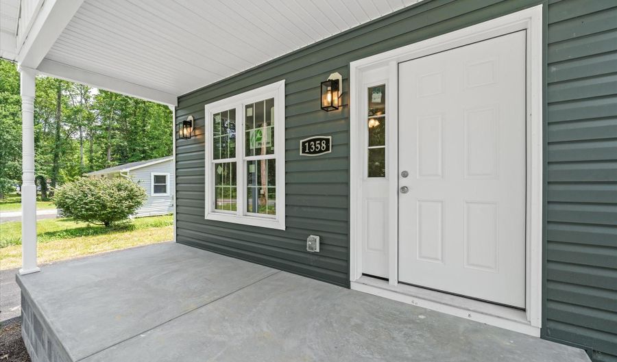 1358 W COLLEGE Rd, Dover, DE 19904 - 3 Beds, 2 Bath