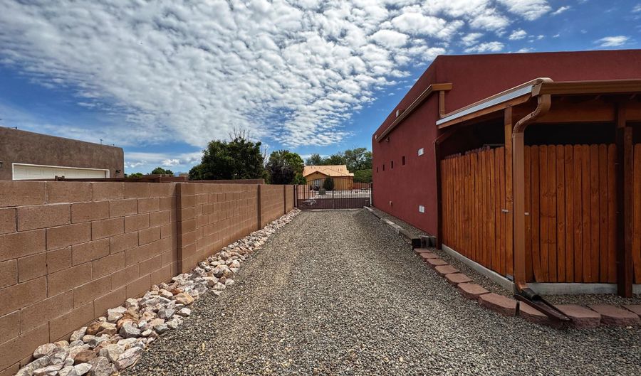 5317 Southfort Dr SW, Albuquerque, NM 87105 - 3 Beds, 2 Bath