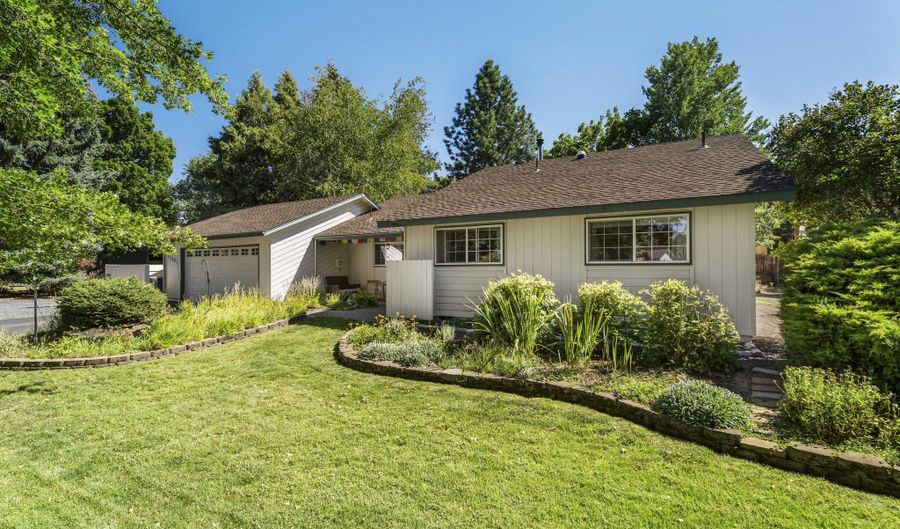 21081 Gardenia Ave, Bend, OR 97702 - 3 Beds, 2 Bath