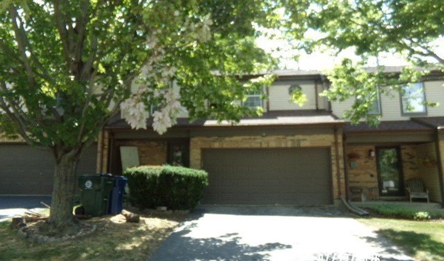 11 Oxford Ct, Algonquin, IL 60102 - 3 Beds, 3 Bath
