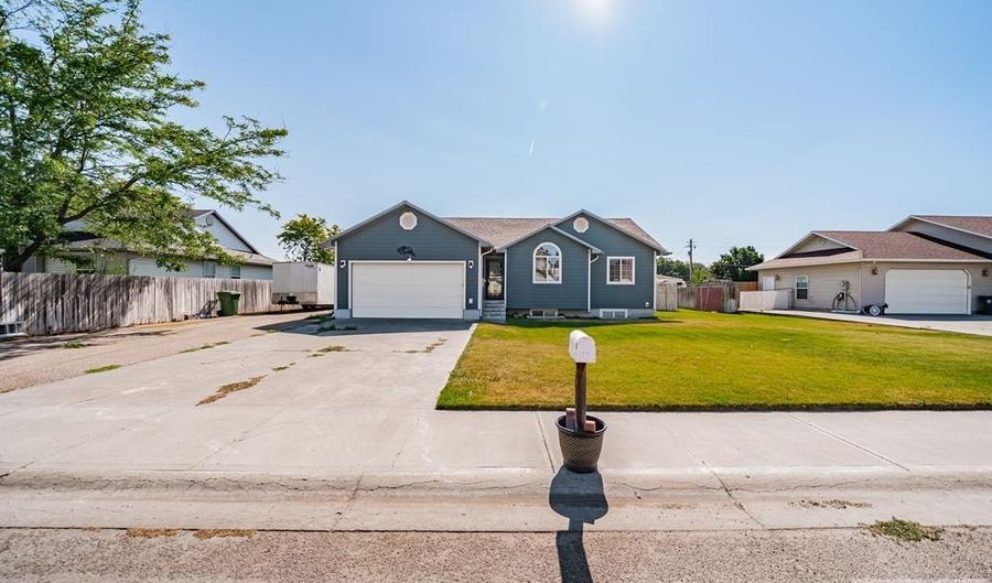 1232 Charlynn Way, Blackfoot, ID 83221 - 4 Beds, 3 Bath