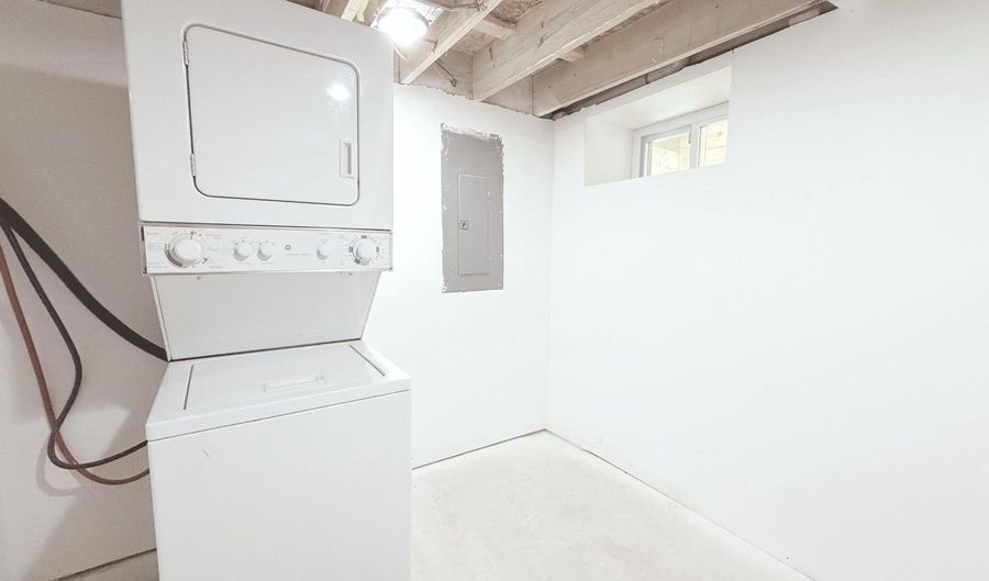 812 N PAYSON St, Baltimore, MD 21217 - 2 Beds, 2 Bath