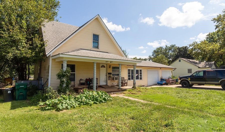 715 N Franklin Ave, Anthony, KS 67003 - 4 Beds, 2 Bath