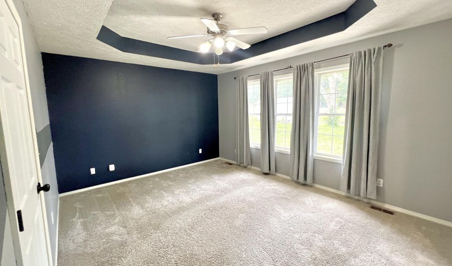 603 Lakeview Dr, Aurora, MO 65605 - 4 Beds, 2 Bath