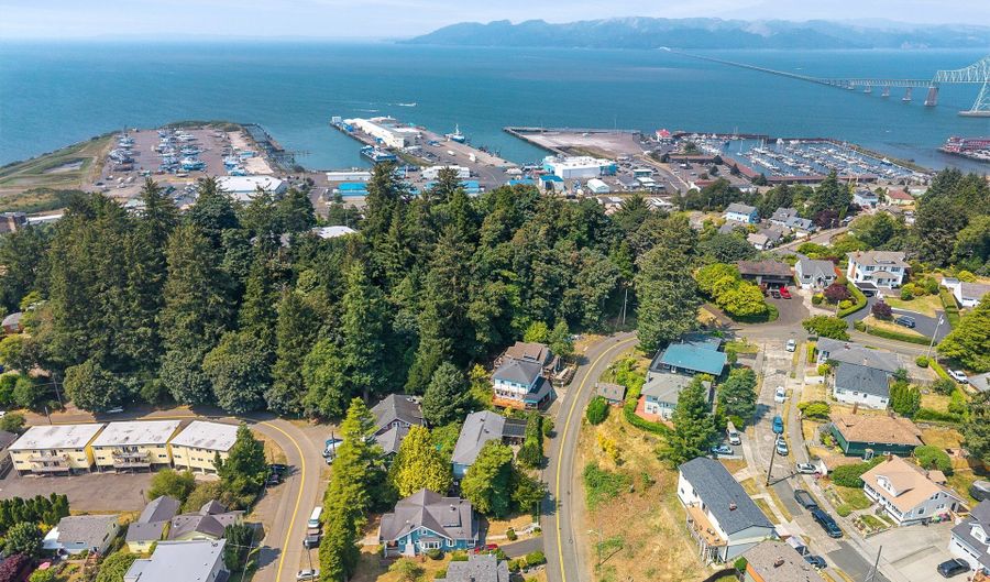 416 CHINOOK Ave, Astoria, OR 97103 - 4 Beds, 2 Bath