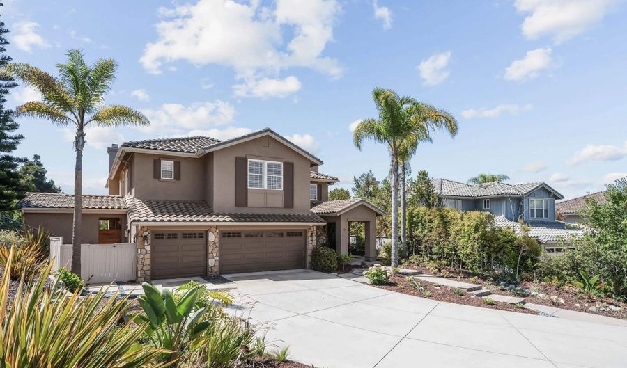 923 Merlo Ct, Carlsbad, CA 92011 - 5 Beds, 4 Bath