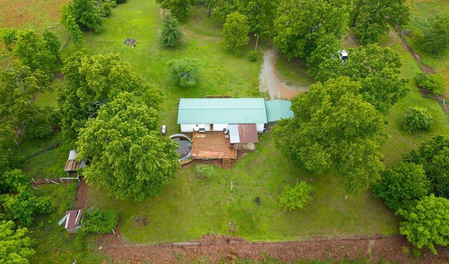742 County Road 302, Alton, MO 65606 - 3 Beds, 2 Bath