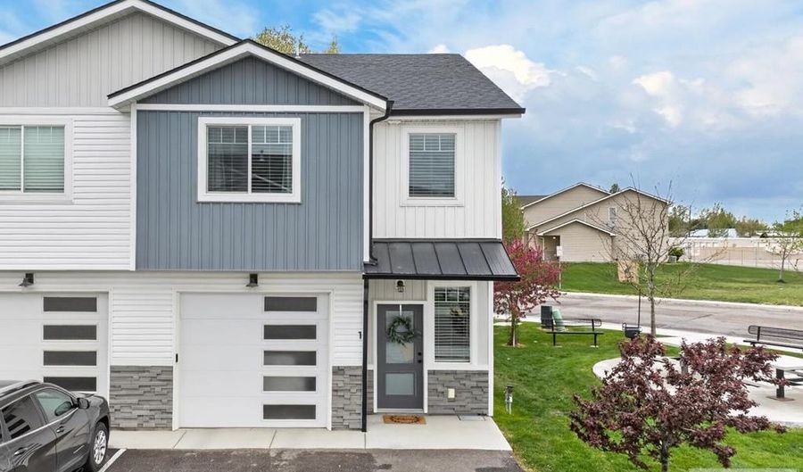 179 Park Lawn Dr #1, Chubbuck, ID 83202 - 3 Beds, 3 Bath