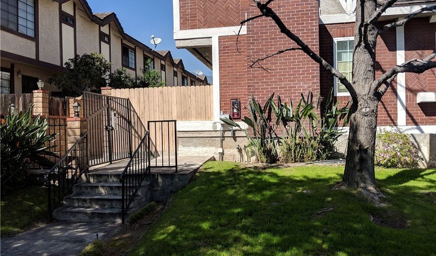 31 California St C, Arcadia, CA 91006 - 2 Beds, 3 Bath