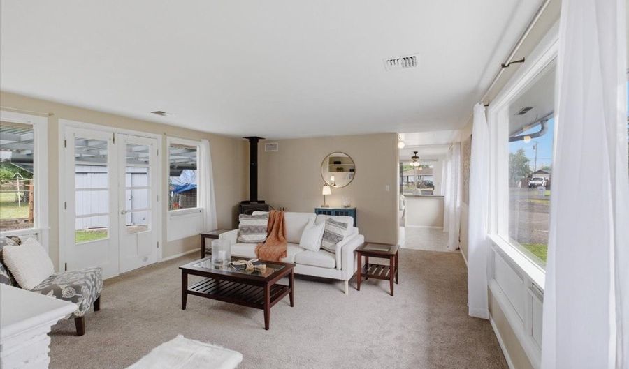 3630 CIRCLE Dr, Albany, OR 97322 - 3 Beds, 2 Bath