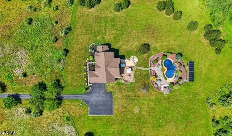 3 Surrey Way, Alexandria Twp., NJ 08867 - 4 Beds, 4 Bath
