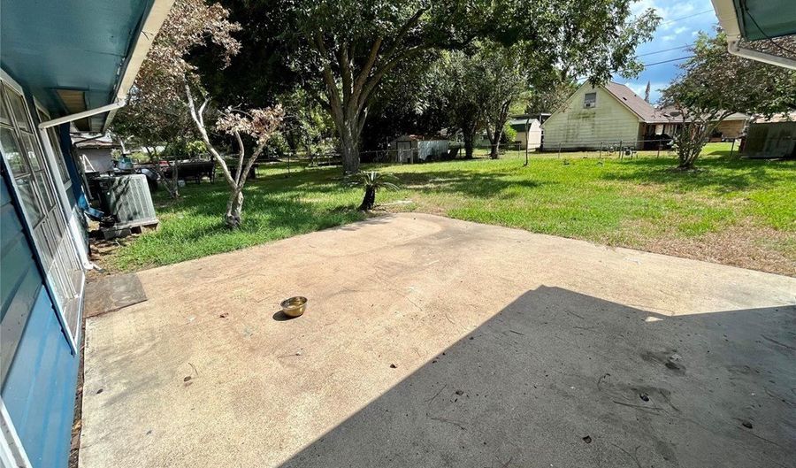 605 Holly, Angleton, TX 77515 - 4 Beds, 1 Bath