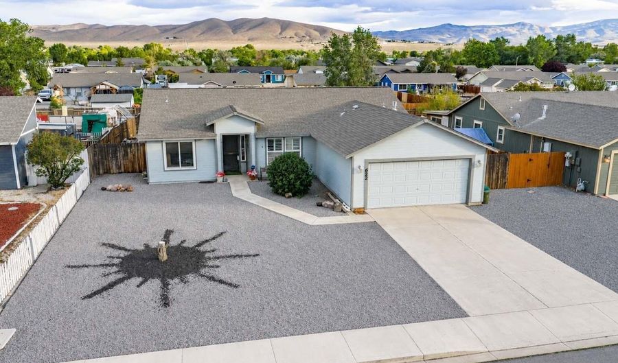 652 Jennys Ln, Fernley, NV 89408 - 4 Beds, 3 Bath